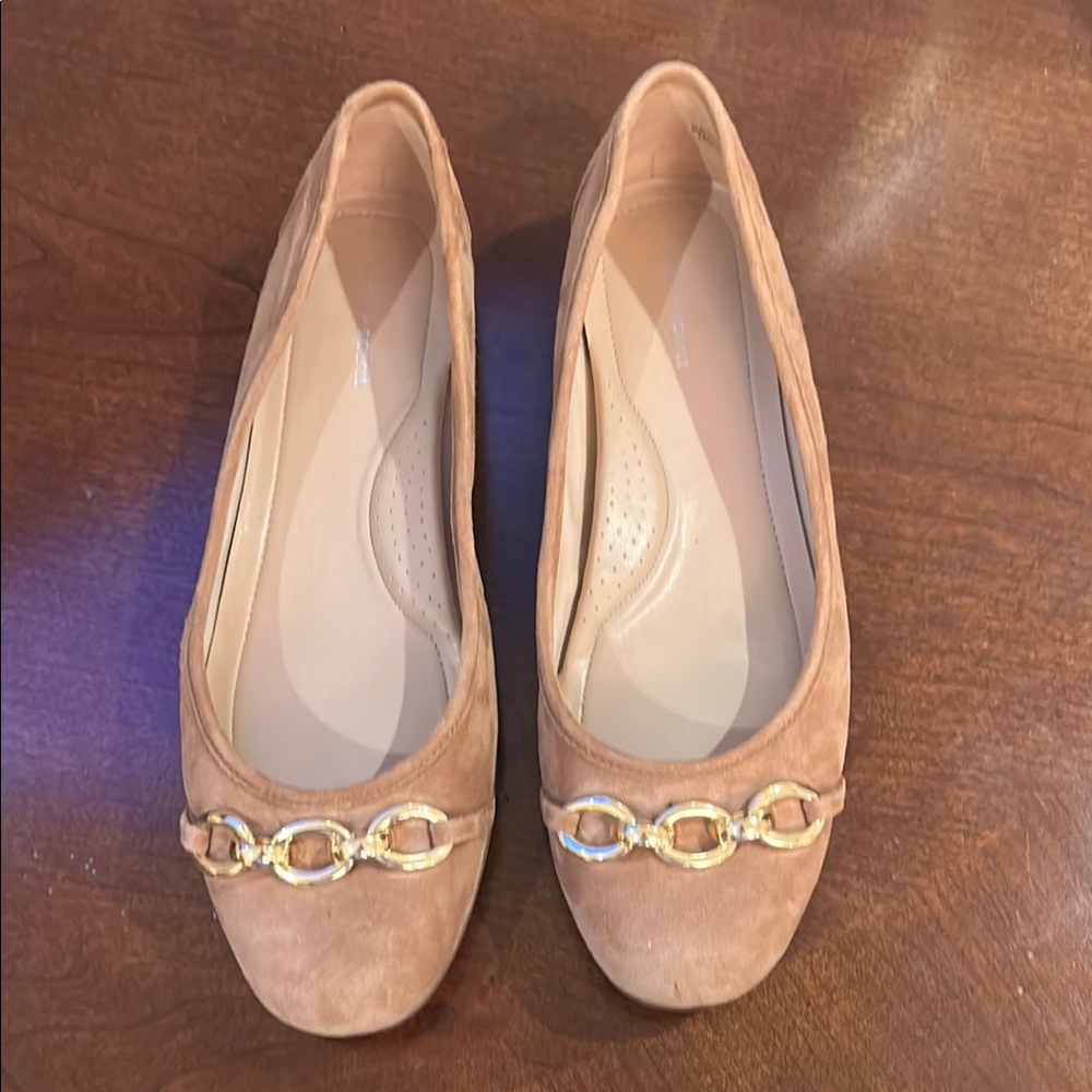 Easy Spirit Brandi Medium Brown Flats with chain